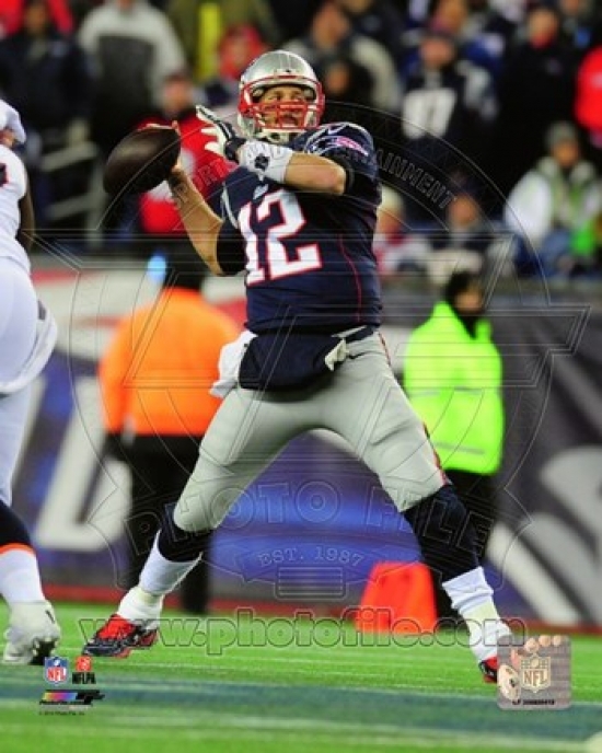 Tom Brady 2009 Action Photo Print - Item # VARPFSAALU089 - Posterazzi